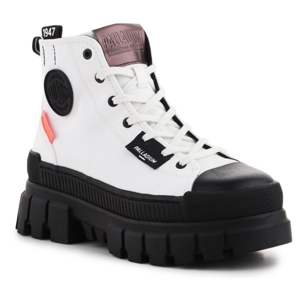 Palladium NEW IN BOX Revolt Hi Tx Lug Sole Boots 7.5 grunge goth edgy combat